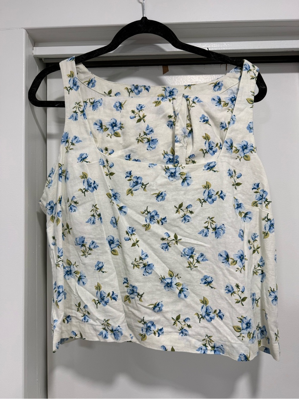 Floral Scoop Neck Tank Top XL & Mini Skort XL - White with Blue Flowers